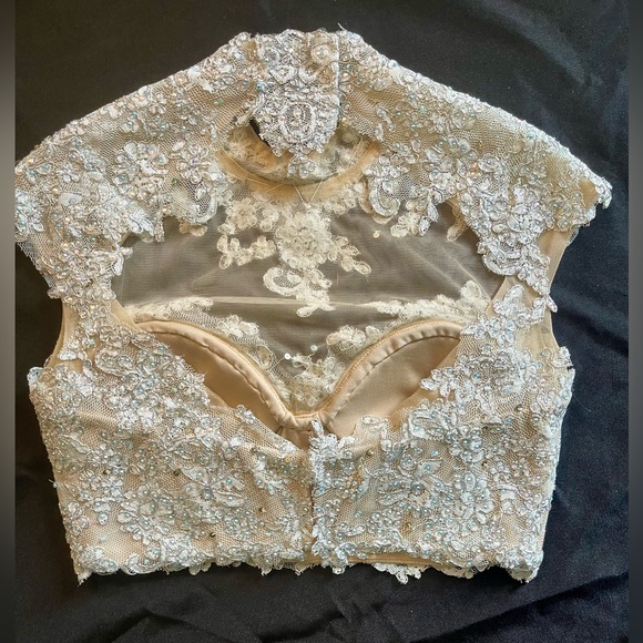 Stunning Mac Duggal Two Piece Formal - Picture 7 of 12